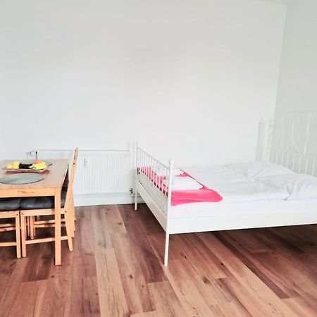 City Studio Apartment For 4, Near Sonnenallee Berlim Exterior foto