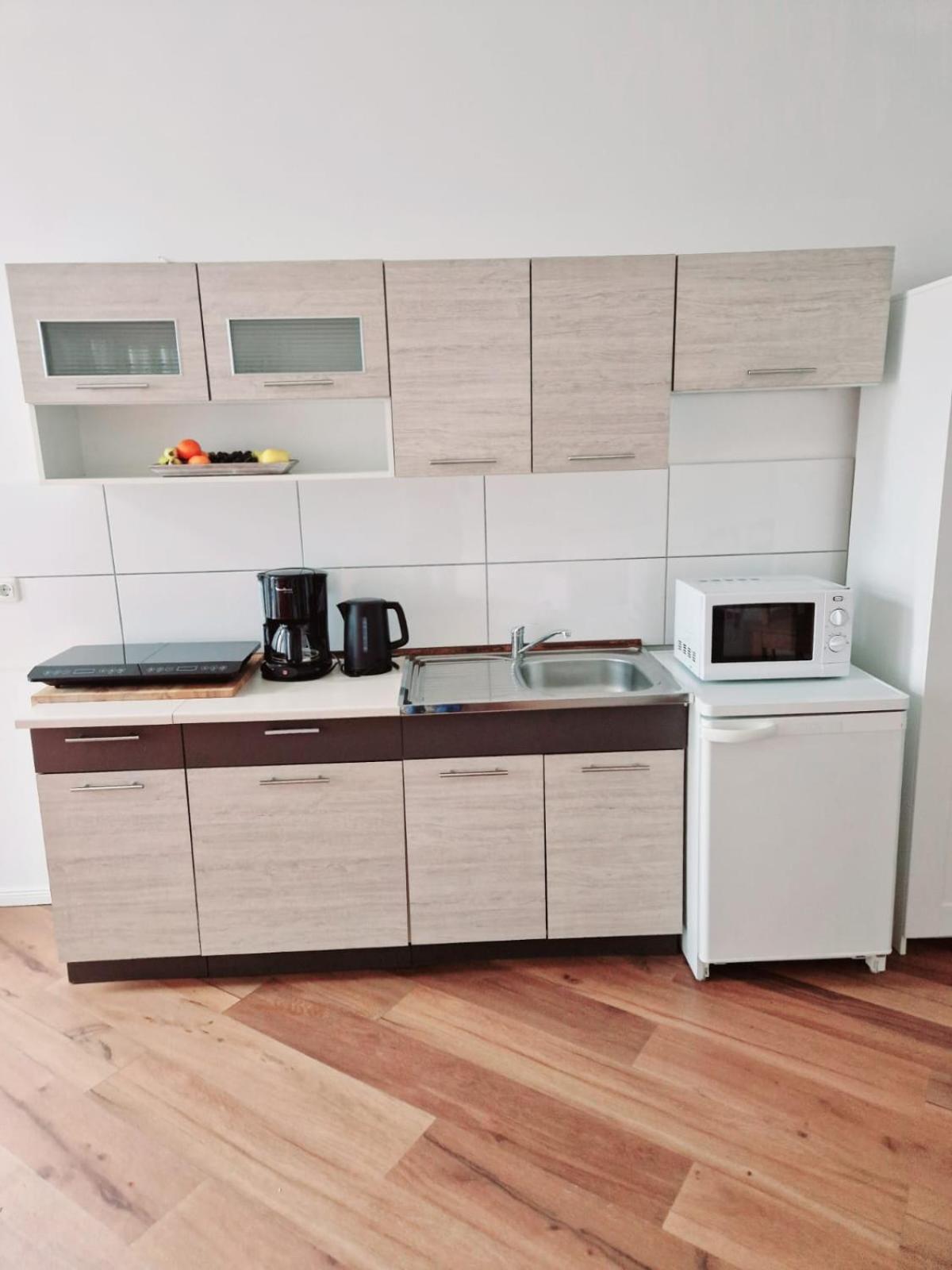 City Studio Apartment For 4, Near Sonnenallee Berlim Exterior foto