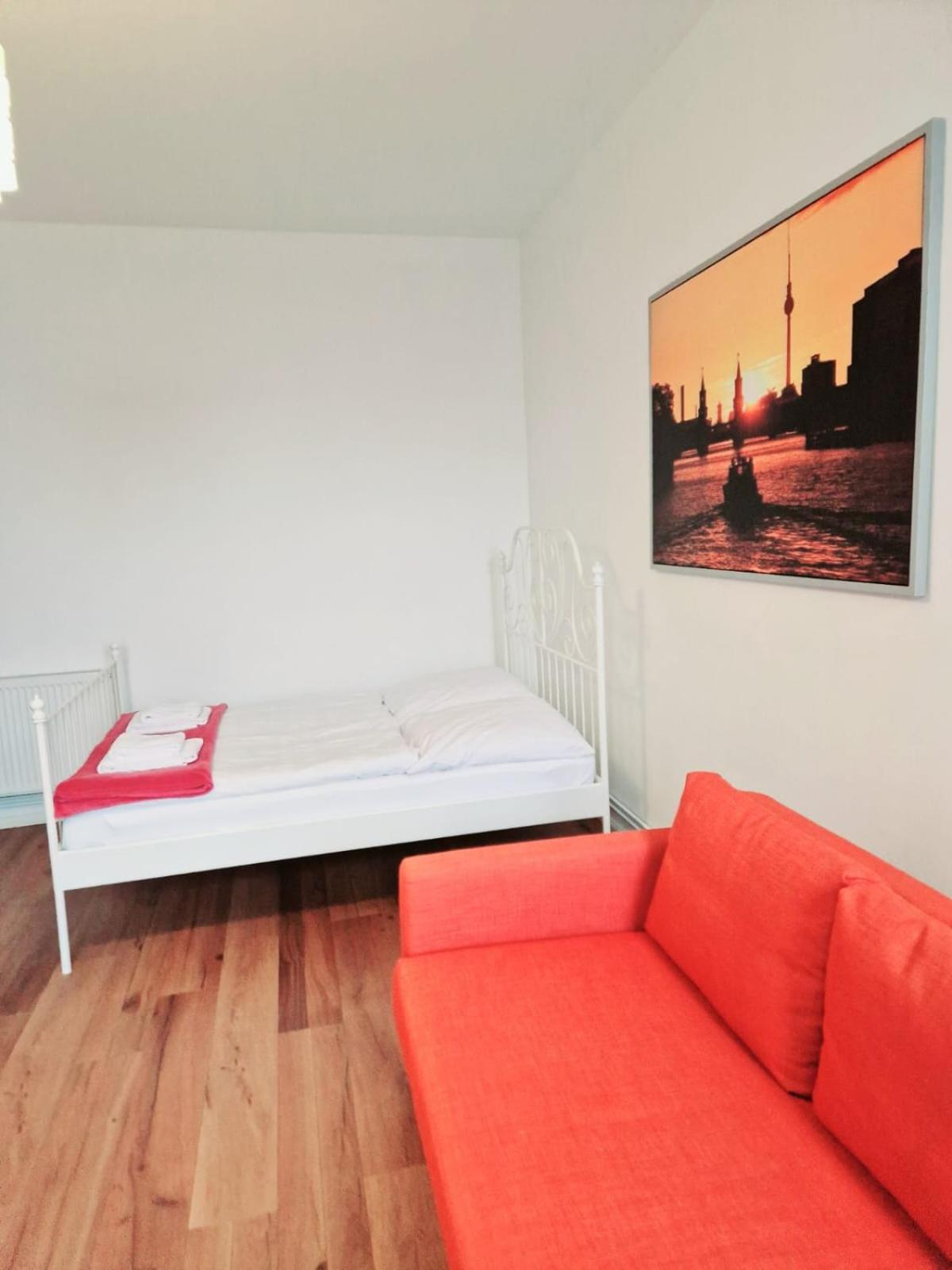 City Studio Apartment For 4, Near Sonnenallee Berlim Exterior foto