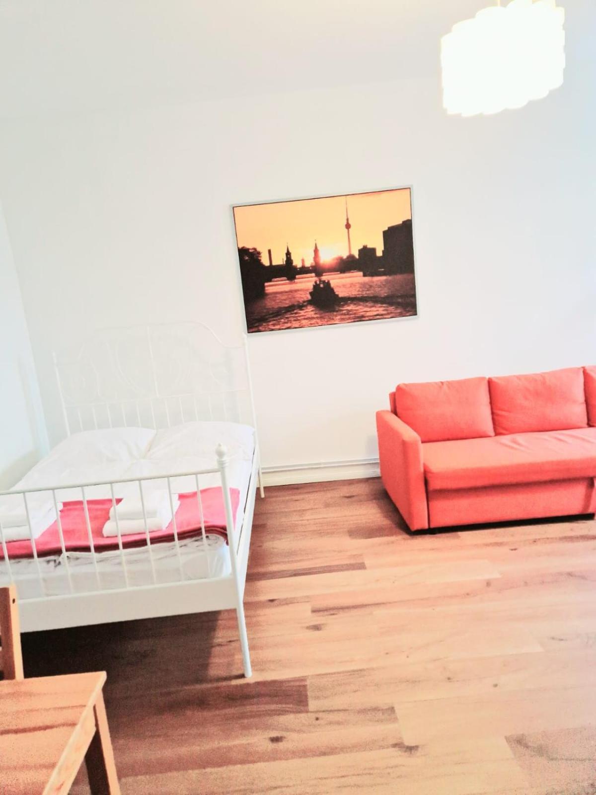 City Studio Apartment For 4, Near Sonnenallee Berlim Exterior foto